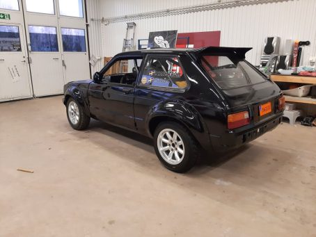 Toyota Starlet med ford escort mk1 framskärmsbreddare 73-89 - Bild 2